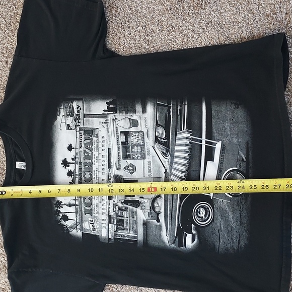 Graphic T-shirt with Lowrider - Picture 8 of 9